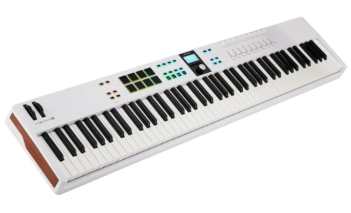 Arturia KeyLab Essential 88 mk3 White, vue de profil, photo 4