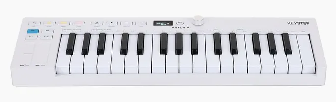 Arturia KeyStep mk2, vue de trois quarts, photo 2