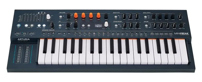 Arturia MiniFreak, vue de profil, photo 2