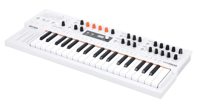 Arturia MiniFreak Vocoder, vue de trois quarts, photo 2