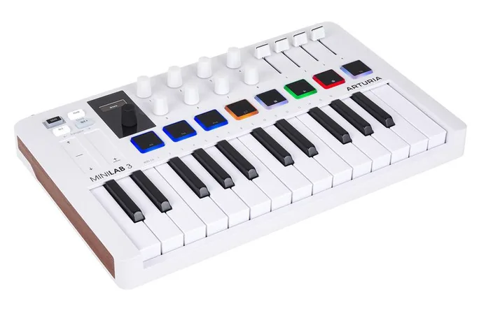 Arturia MiniLab 3 White, pads et faders, photo 3