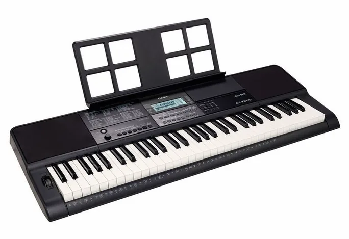 Casio CT-X800, vue de trois quarts, photo 3