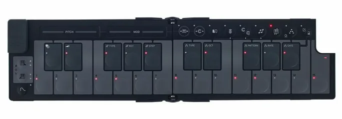 Korg nanoKEY Fold Black, vue de trois quarts, photo 3