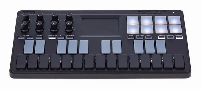 Korg nanoKEY Studio, pads et faders, photo 2