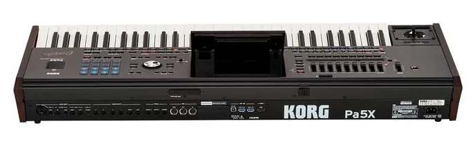 Korg PA-5X 61 Oriental, écran et boutons, photo 4