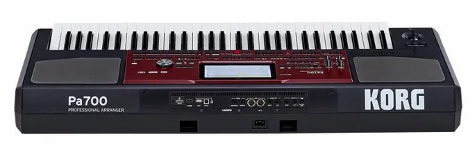 Korg PA-700, vue de dessus, photo 4