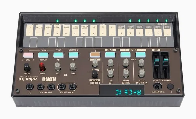 Korg Volca FM2, vue de trois quarts, photo 4