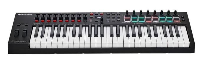 M-Audio Oxygen Pro 49, pads et faders, photo 2