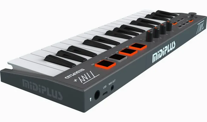 Midiplus Tiny+, vue de dessus, photo 3