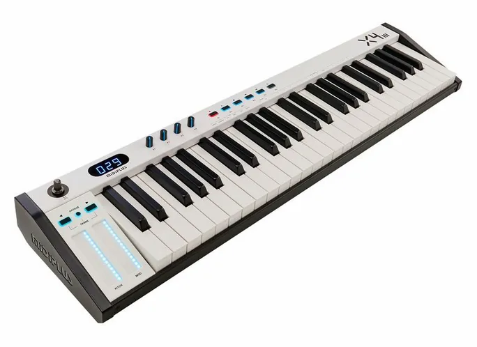 Midiplus X-4 III, pads et faders, photo 4