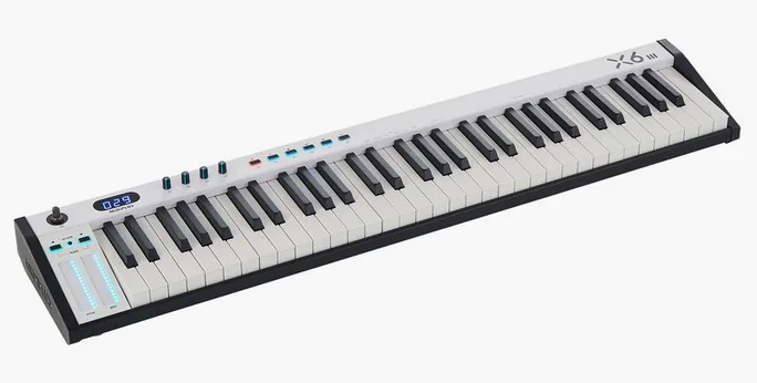 Midiplus X-6 III, face arrière, photo 2