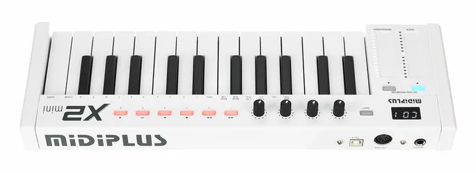 Midiplus X2 mini, pads et faders, photo 4