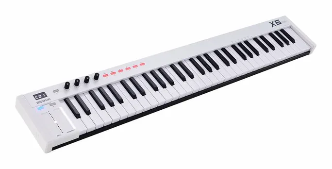 Midiplus X6 mini, vue de profil, photo 4