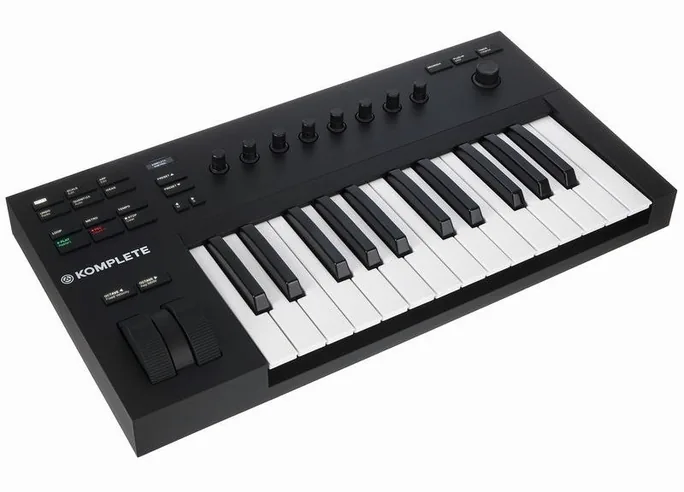 Native Instruments Komplete Kontrol A25, pads et faders, photo 3