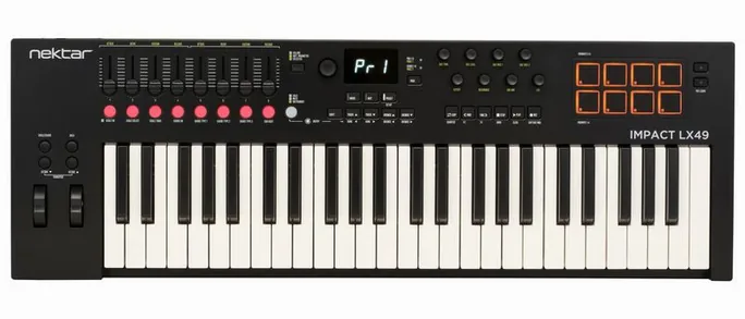 Nektar Impact LX49 mk3, vue de trois quarts, photo 3