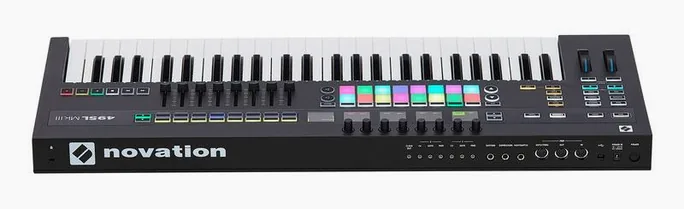 Novation 49SL MKIII, vue de trois quarts, photo 4