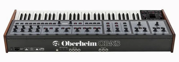 Oberheim OB-X8, vue de profil, photo 4