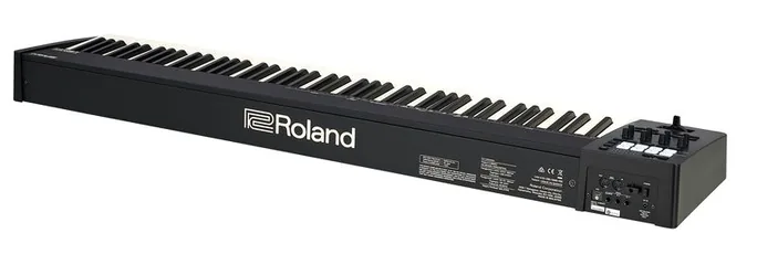 Roland A-88 MKII, vue de trois quarts, photo 3