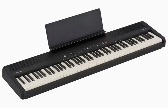 Roland FP-40 BK, vue de trois quarts, photo 2