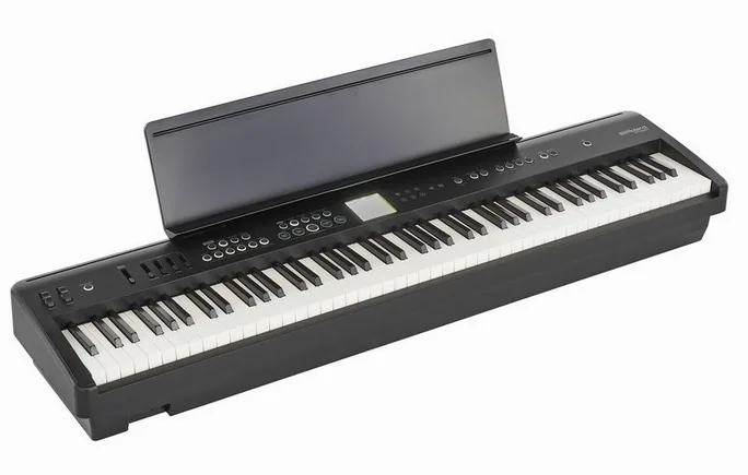 Roland FP-E50, vue de trois quarts, photo 2