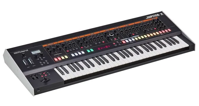 Roland Jupiter-X, vue de profil, photo 3