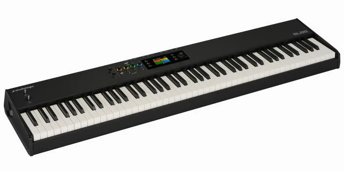 Studiologic SL88 mk2, vue de trois quarts, photo 2