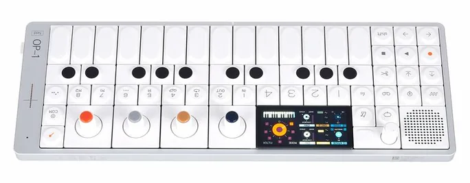 Teenage Engineering OP-1 field, vue de trois quarts, photo 4