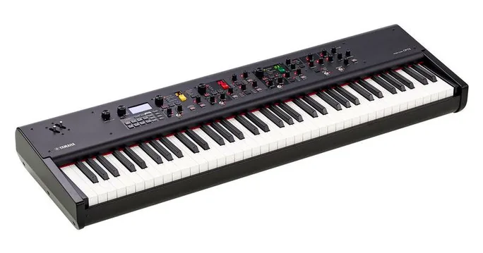 Yamaha CP73, face arrière et connectique, photo 3