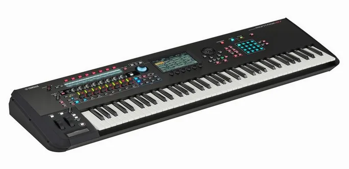 Yamaha Montage M7, face arrière, photo 2