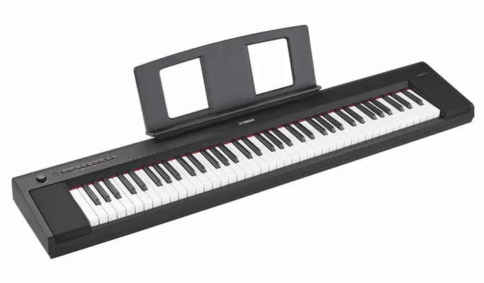 Yamaha NP-35 Piaggero Black, vue de trois quarts, photo 2