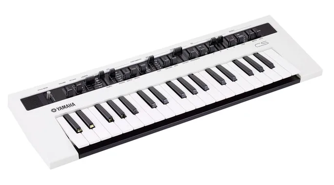 Yamaha Reface CS, vue de profil, photo 3